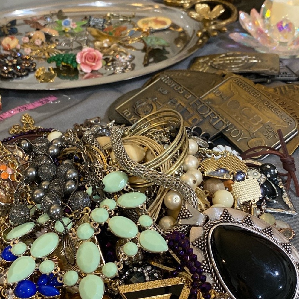 Item sale in live